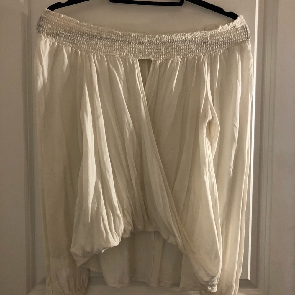 Off the shoulder cross in front white long sleeve